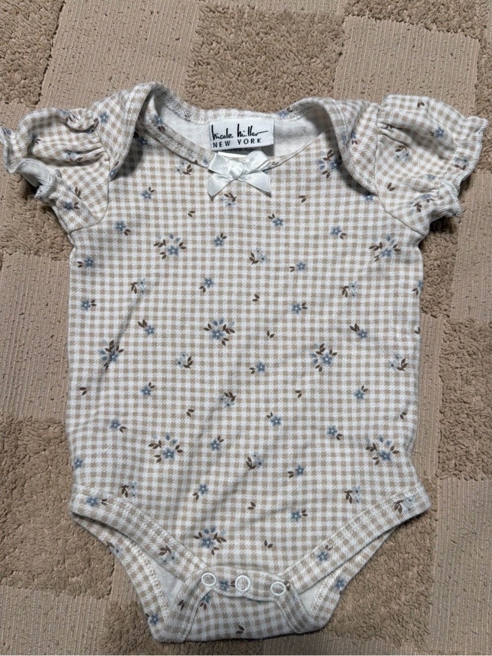 Nicole Miller New York Beige Floral Baby One-Piece Bodysuit